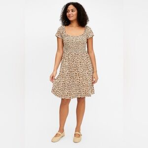GAP Women’s Leopard Print Smocked Dress Size SP Short Sleeve Casual
